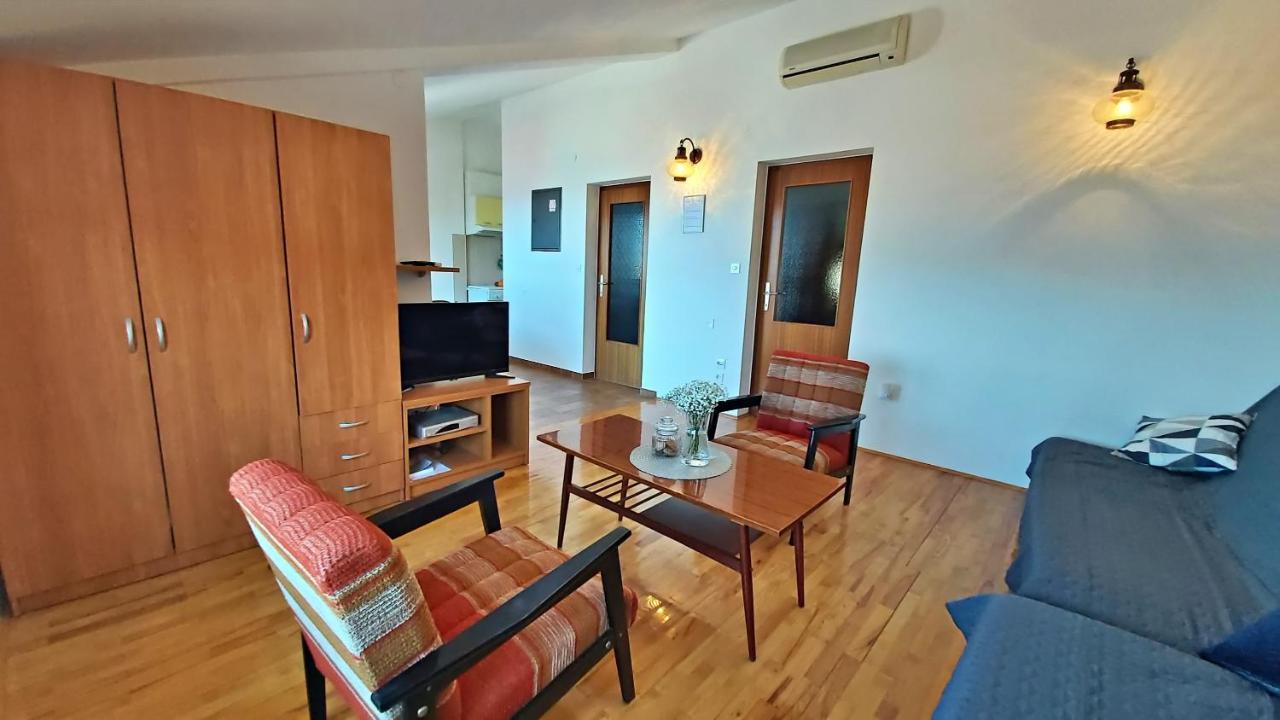 Apartment Roscic Omis Exterior photo