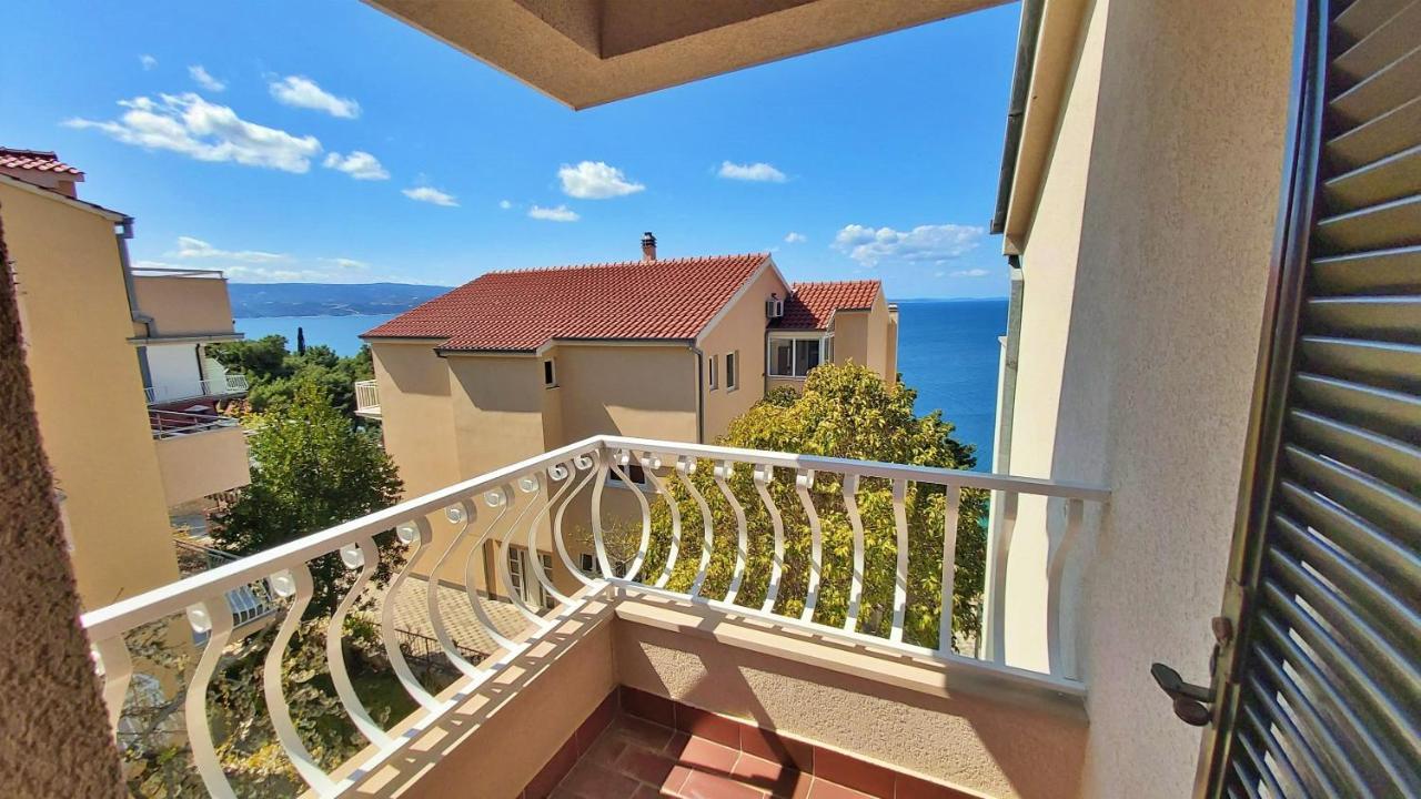 Apartment Roscic Omis Exterior photo